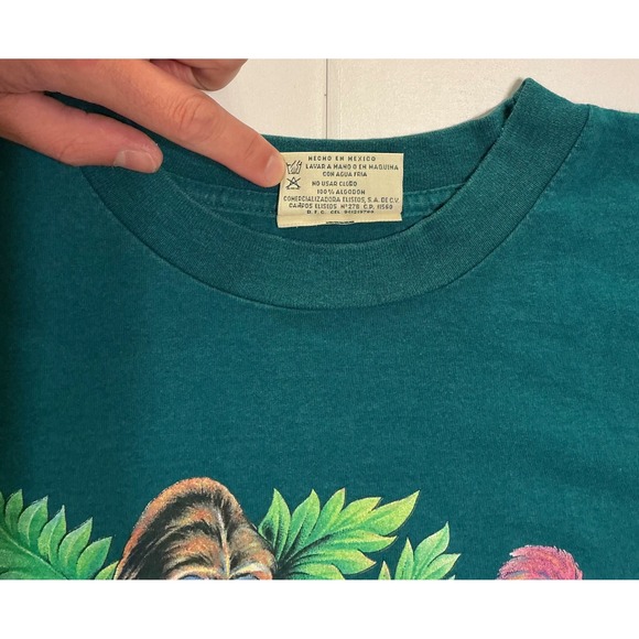 VTG Rainforest Cafe Cancun Mexico Made T-Shirt Green Mens L Animals 90s - Picture 5 of 6